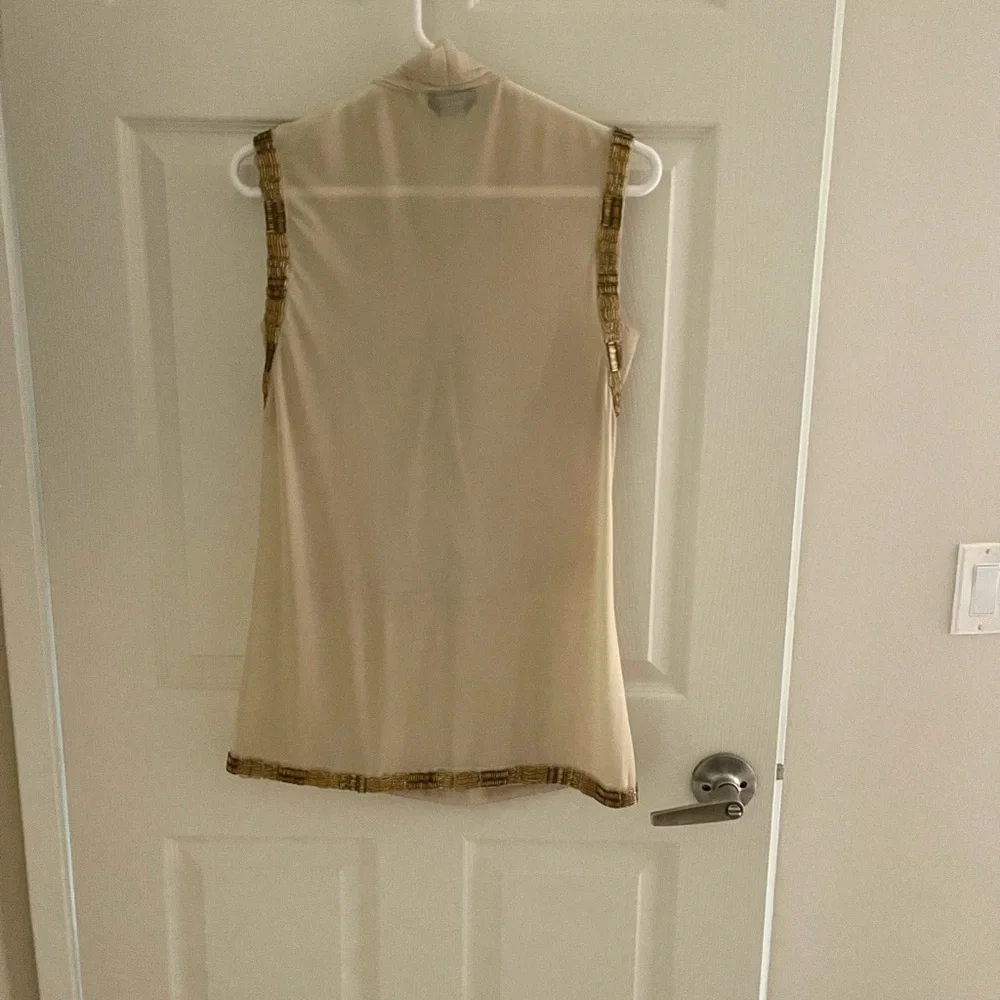 Top - Picture 2 of 2